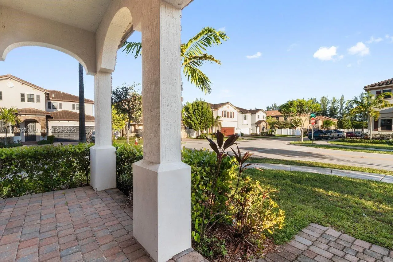 3503 W 93rd Pl