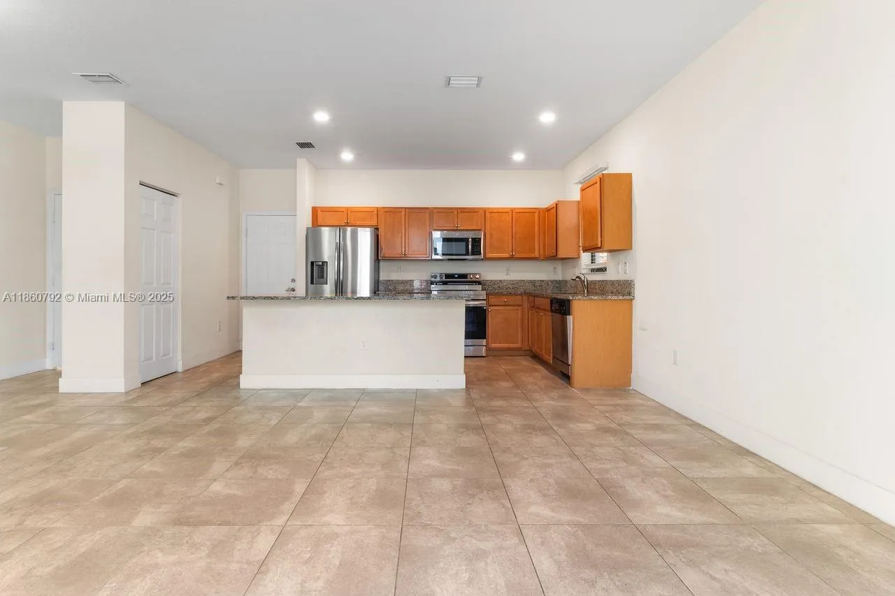3503 W 93rd Pl