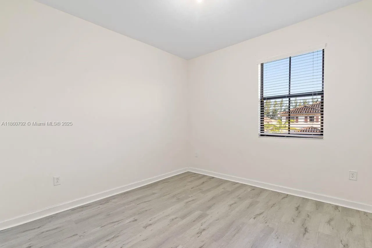 3503 W 93rd Pl