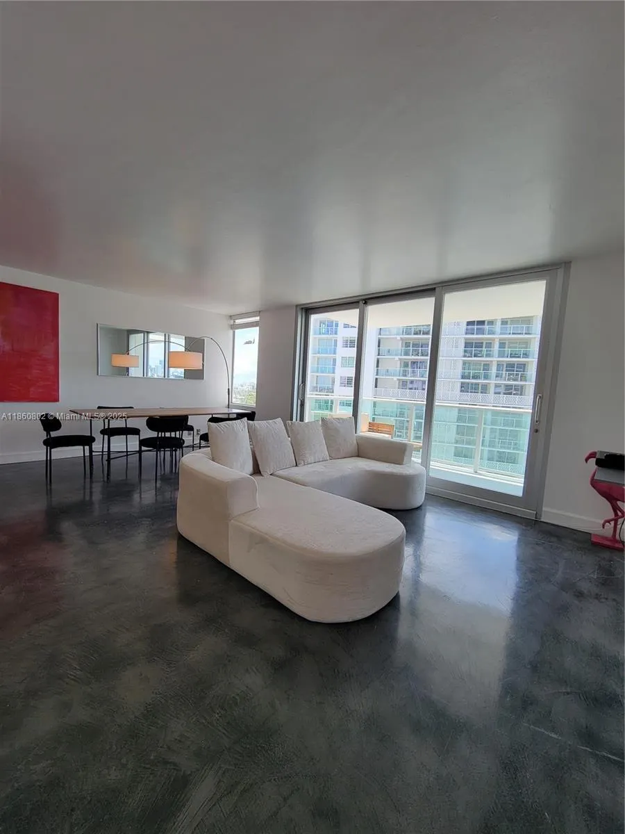 1000 West Ave, #1029