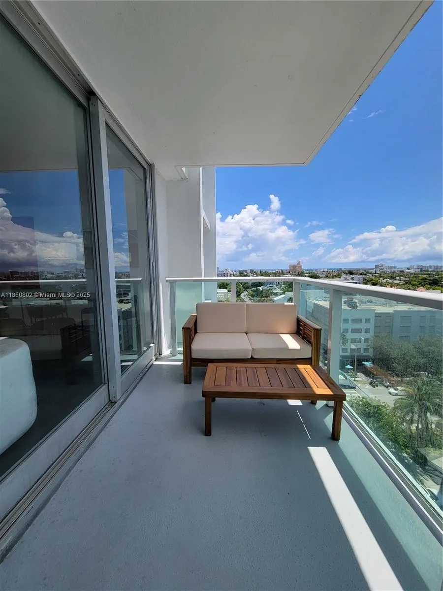 1000 West Ave, #1029