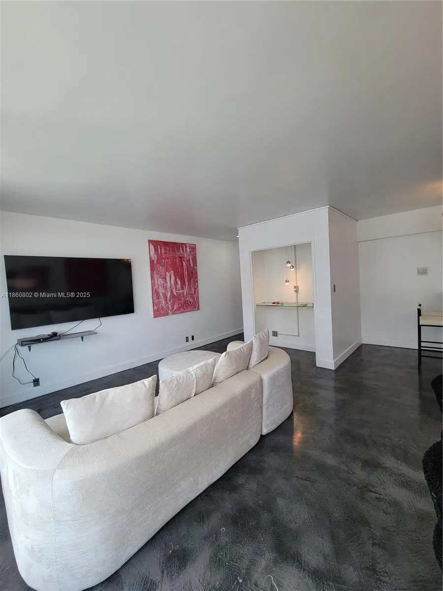 1000 West Ave, #1029