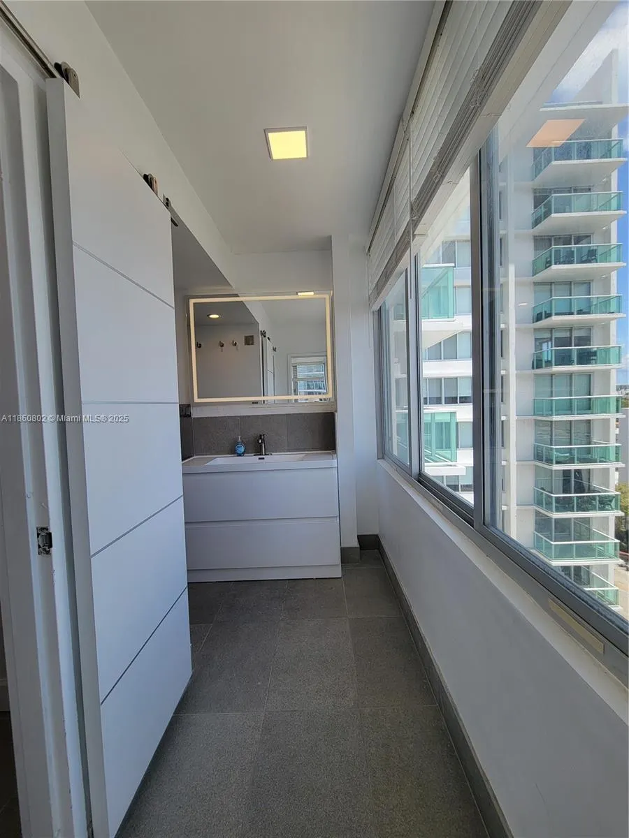 1000 West Ave, #1029