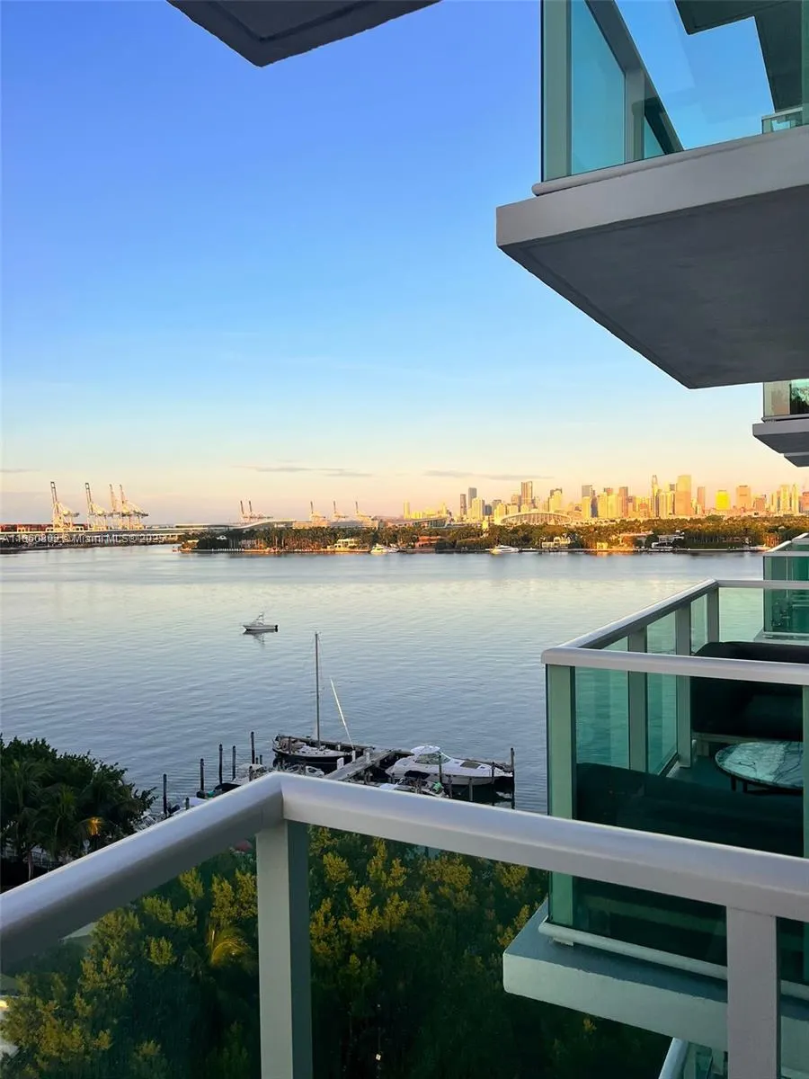 1000 West Ave, #1029