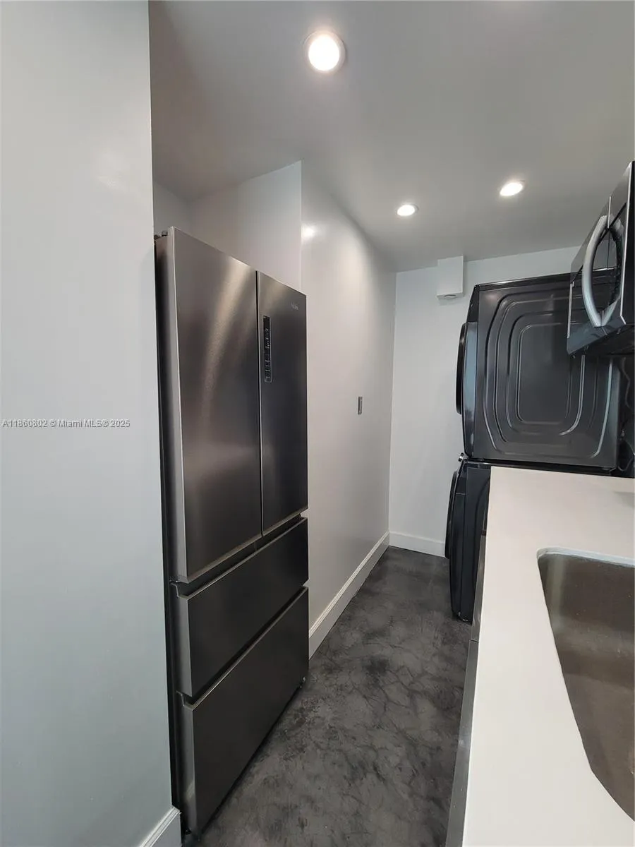 1000 West Ave, #1029