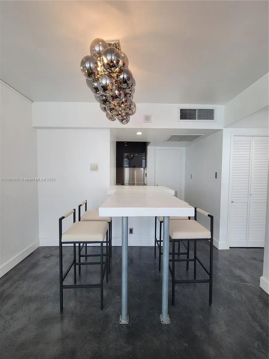 1000 West Ave, #1029
