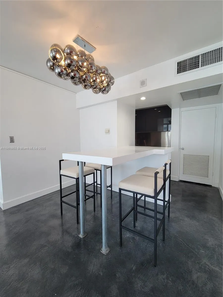 1000 West Ave, #1029