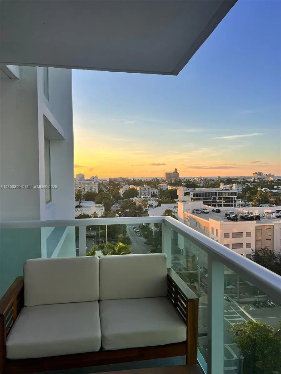 1000 West Ave, #1029