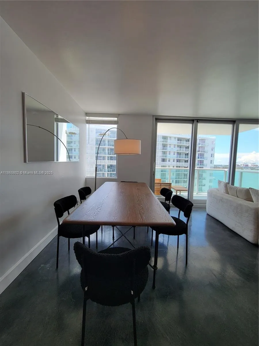 1000 West Ave, #1029