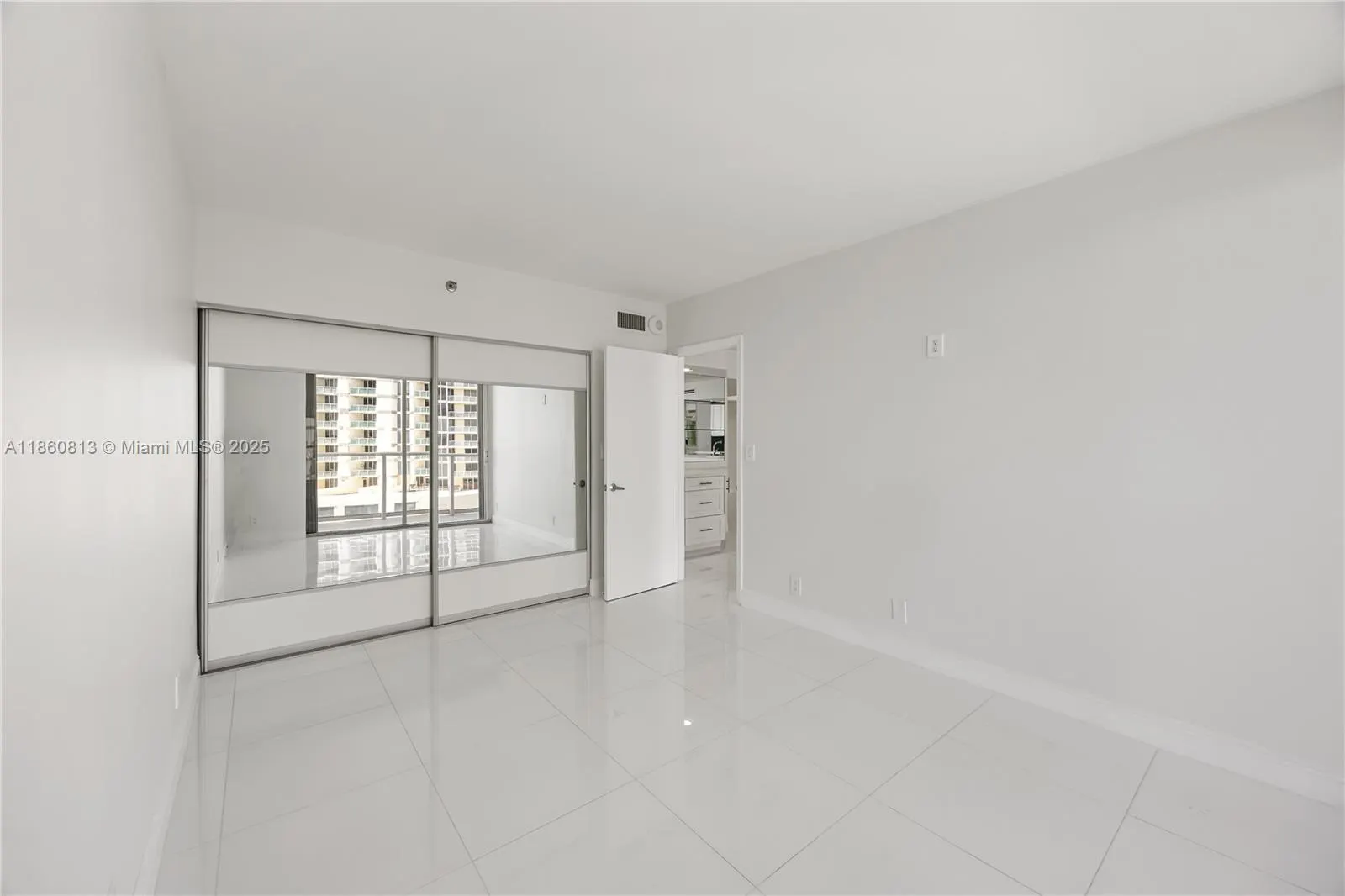 16485 Collins Ave, #1435