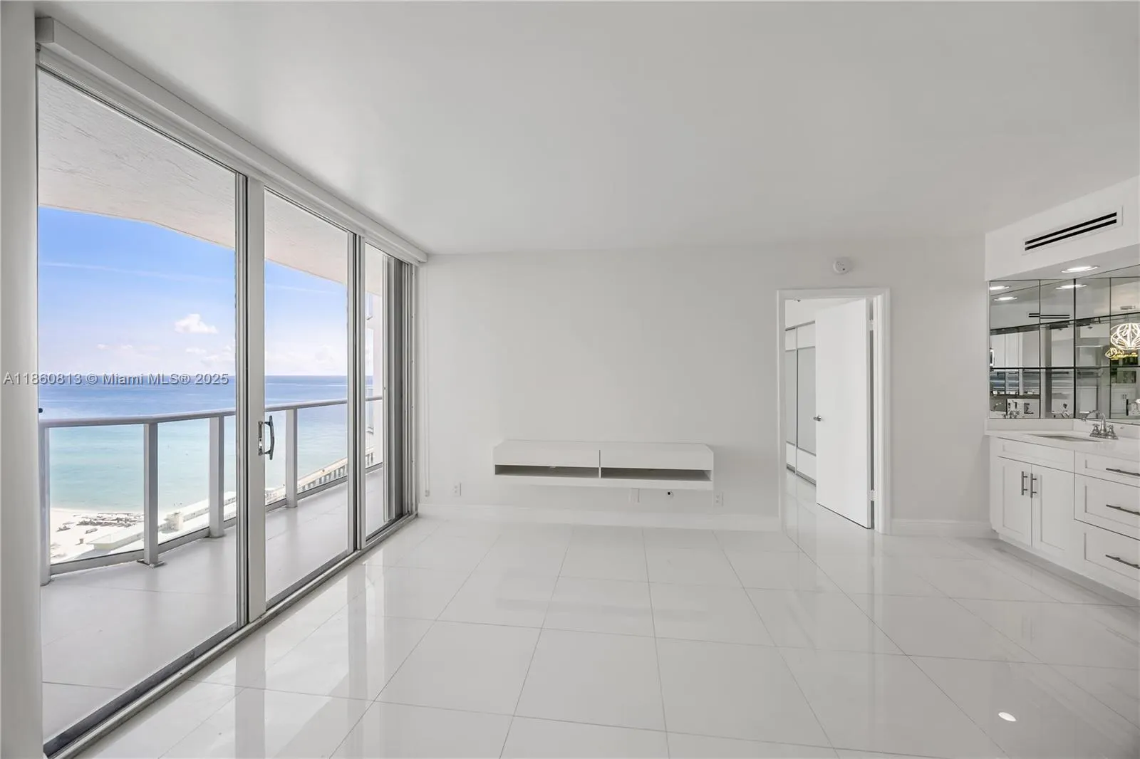 16485 Collins Ave, #1435