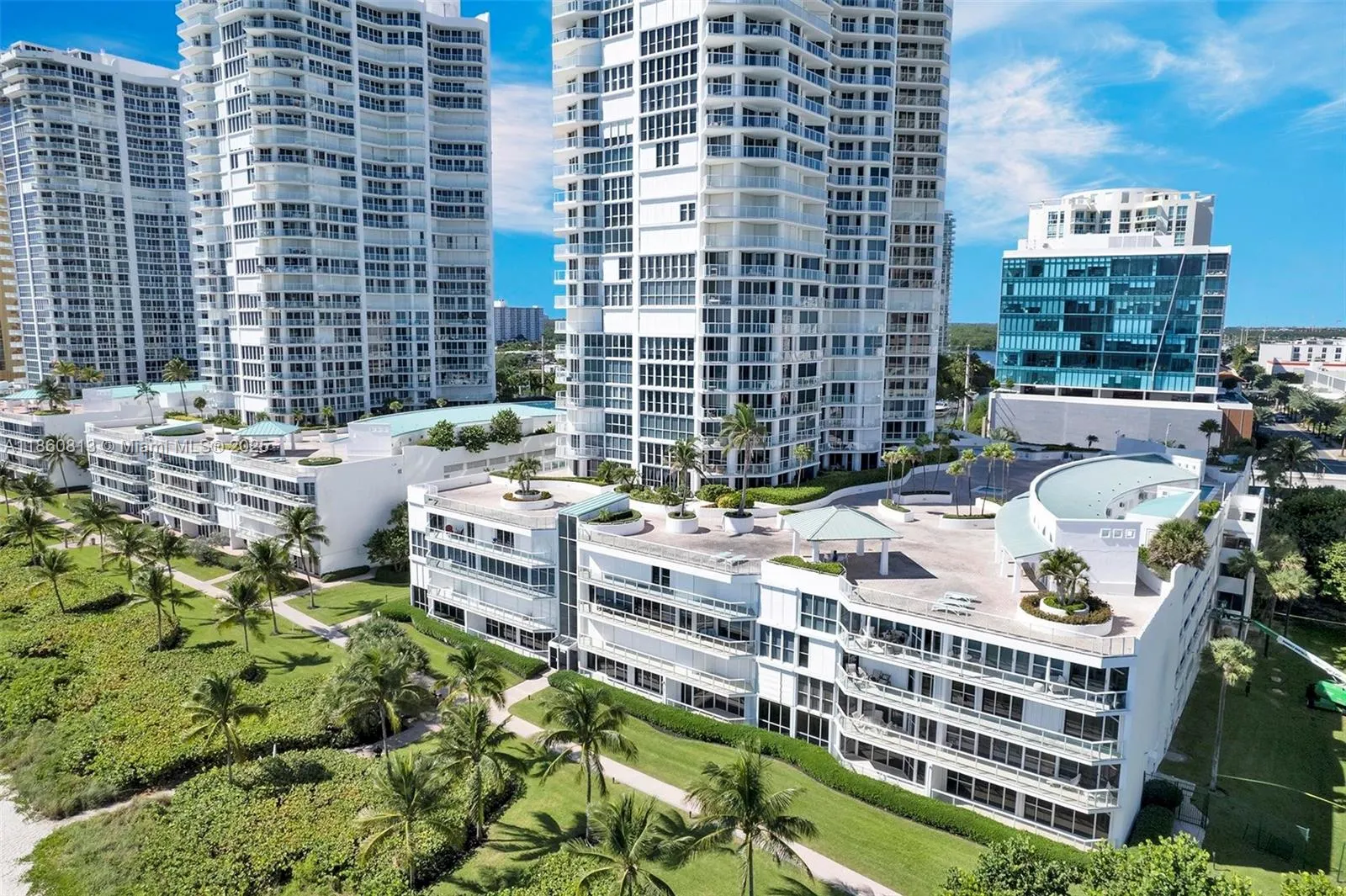 16485 Collins Ave, #1435