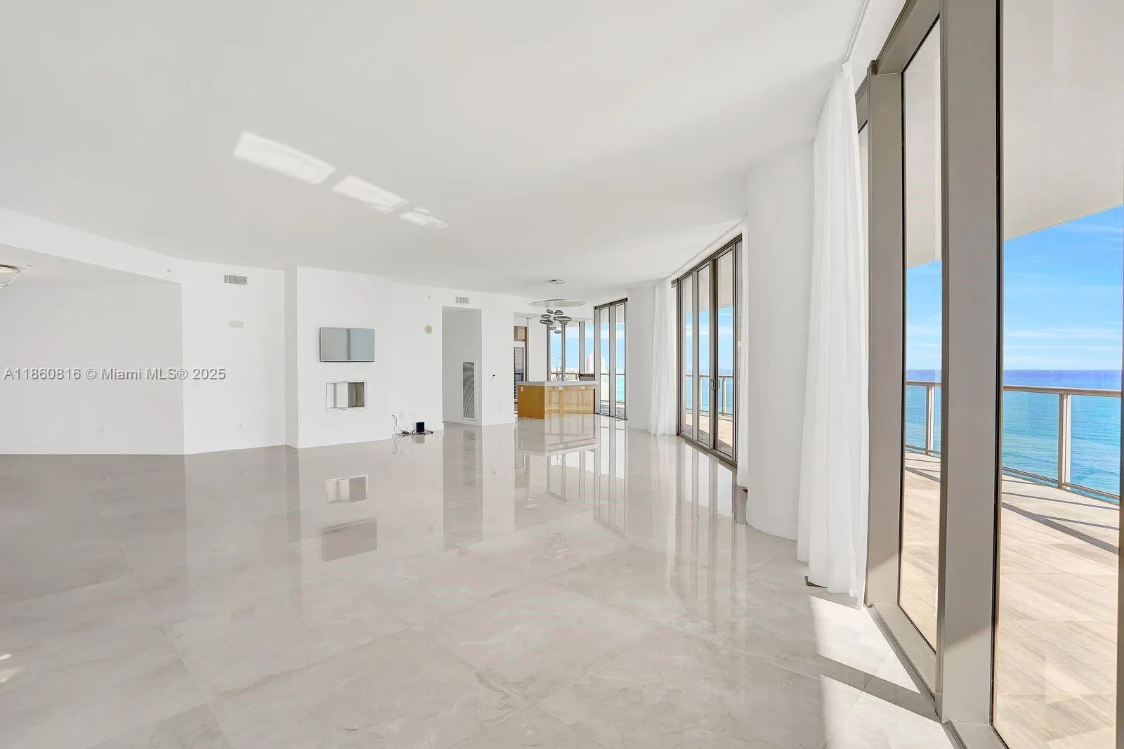 9703 Collins Ave, #2500