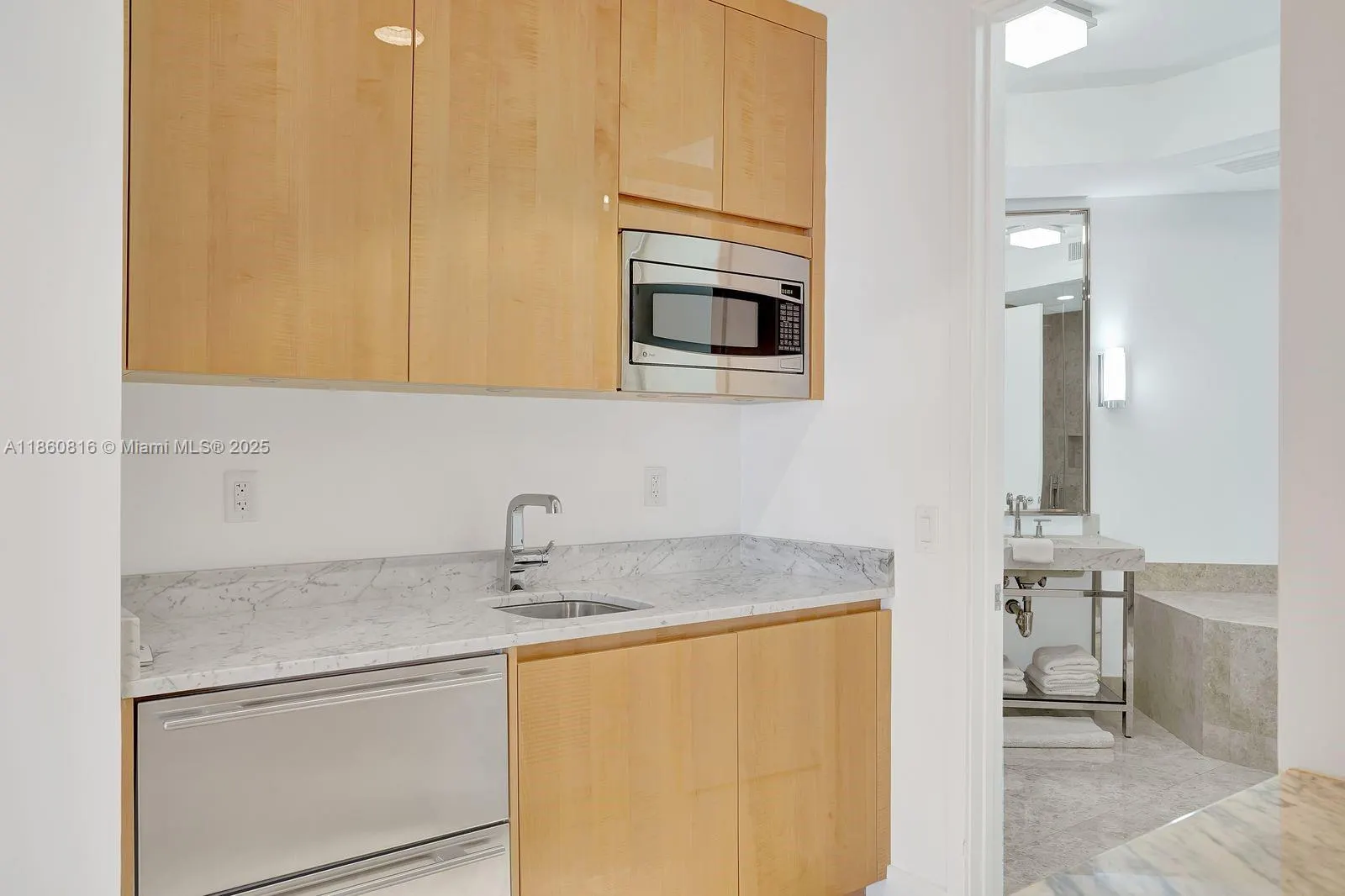 9703 Collins Ave, #2500