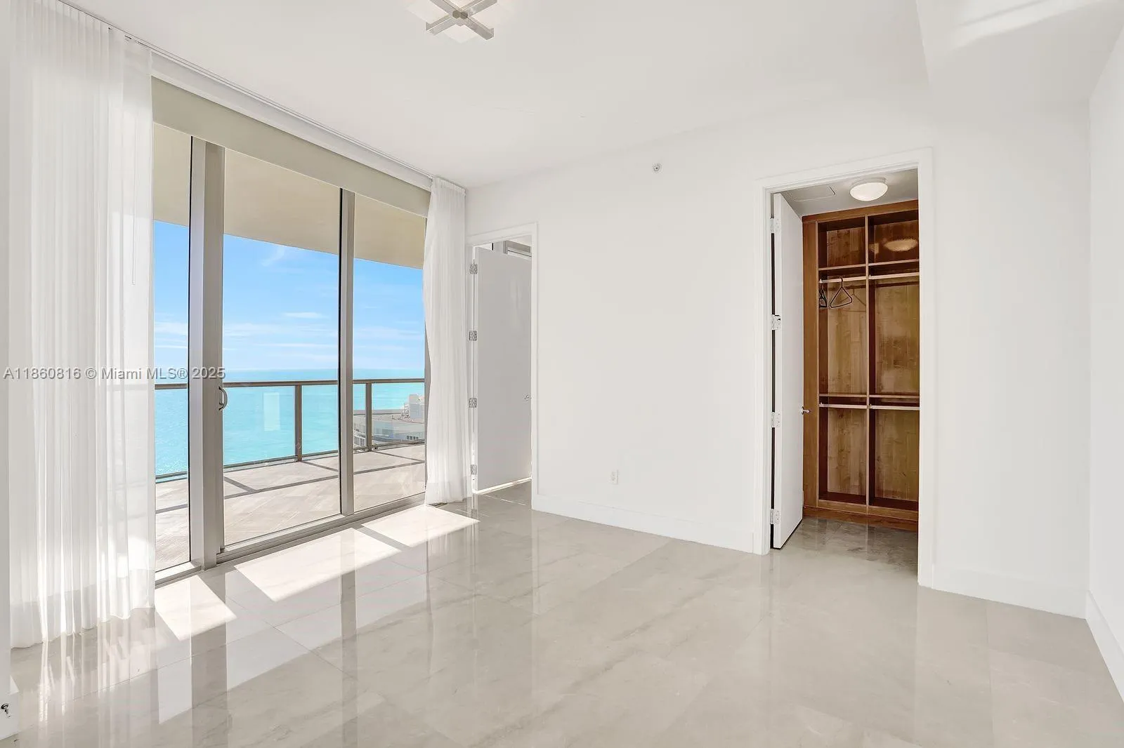 9703 Collins Ave, #2500