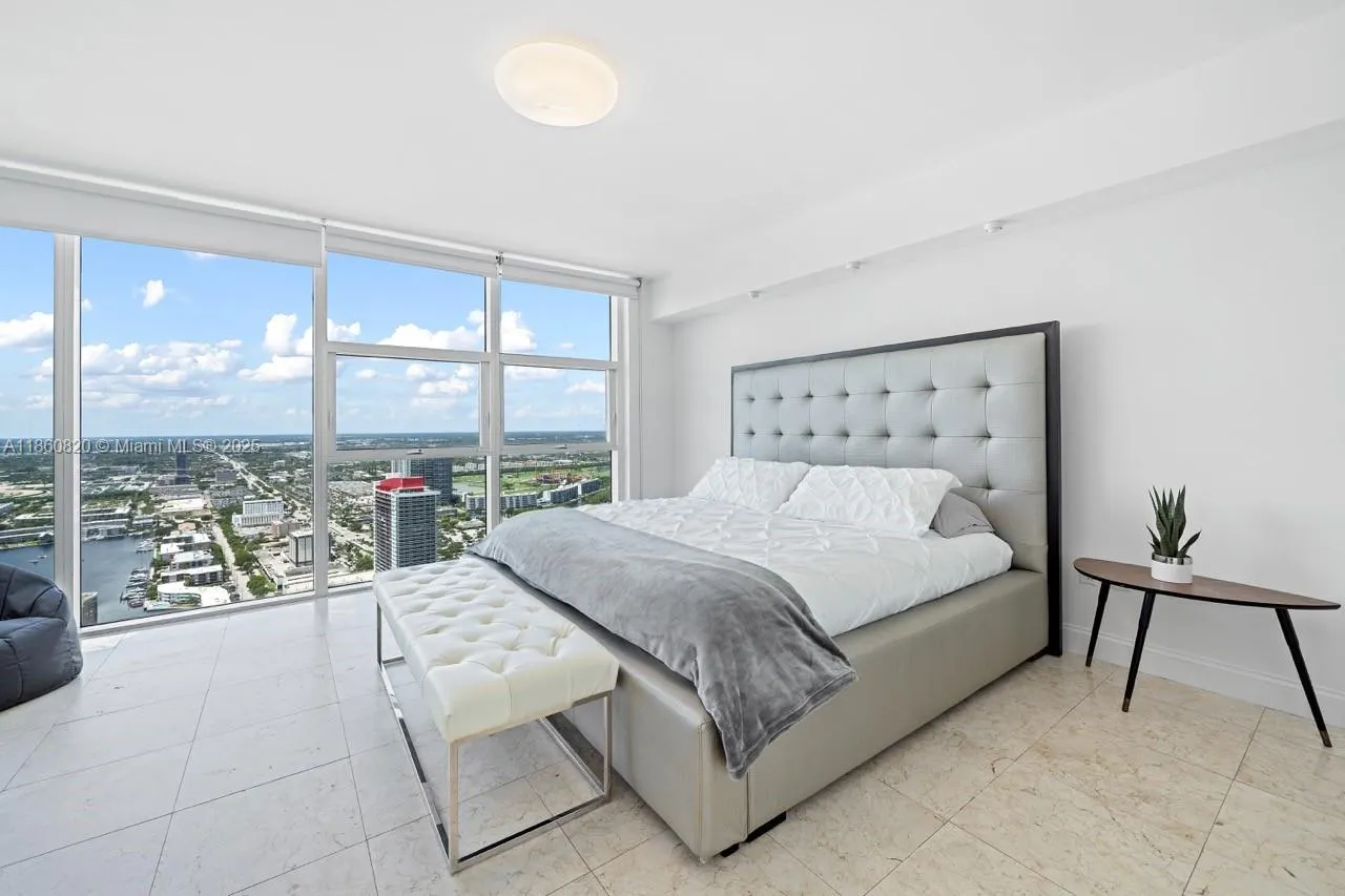 1830 S Ocean Dr, #4907