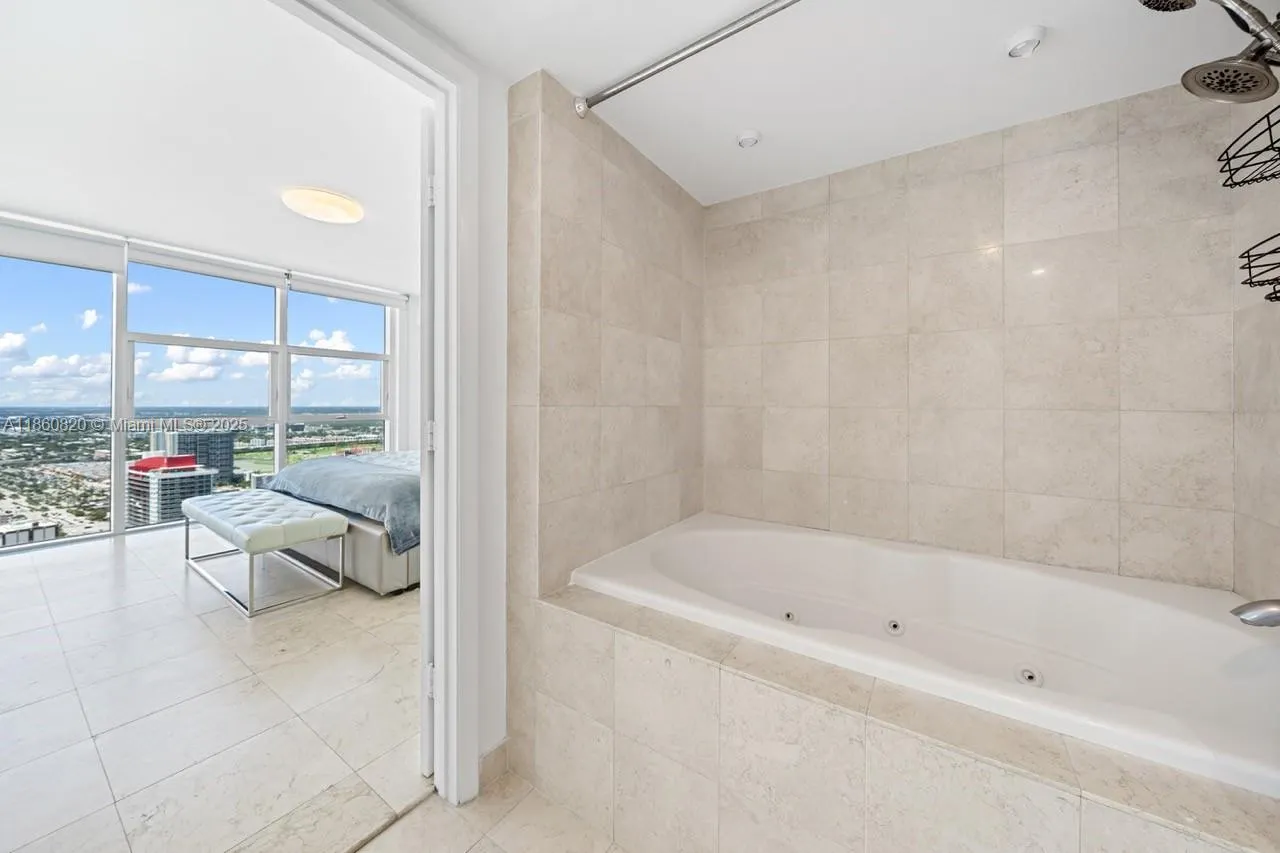 1830 S Ocean Dr, #4907