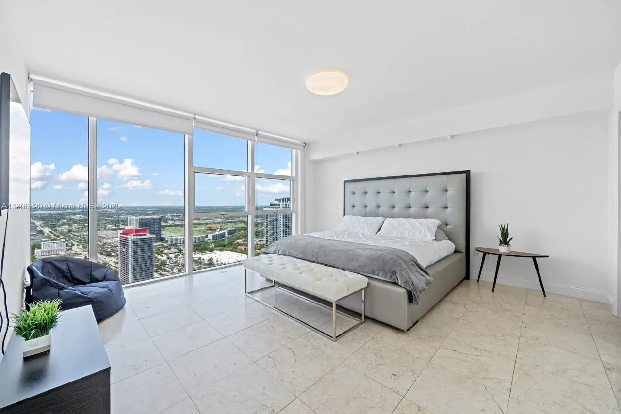 1830 S Ocean Dr, #4907