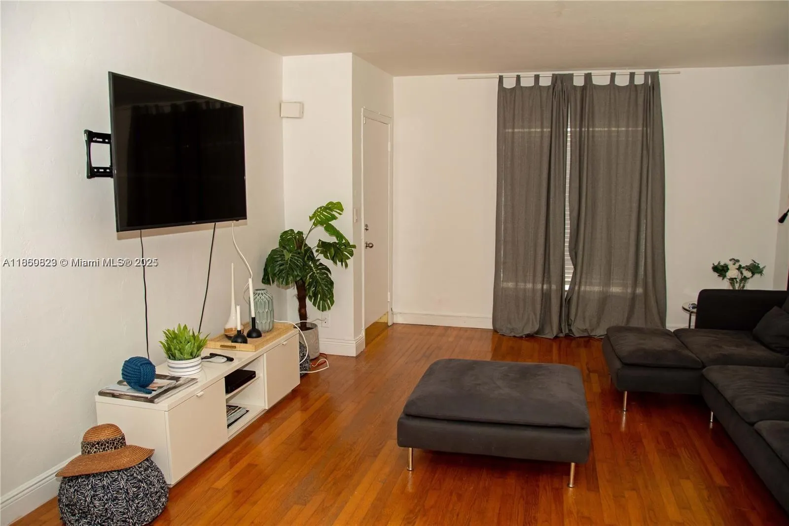 233 Madeira Ave, #1
