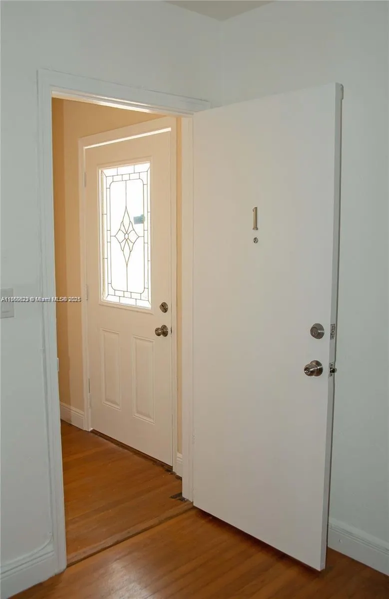 233 Madeira Ave, #1
