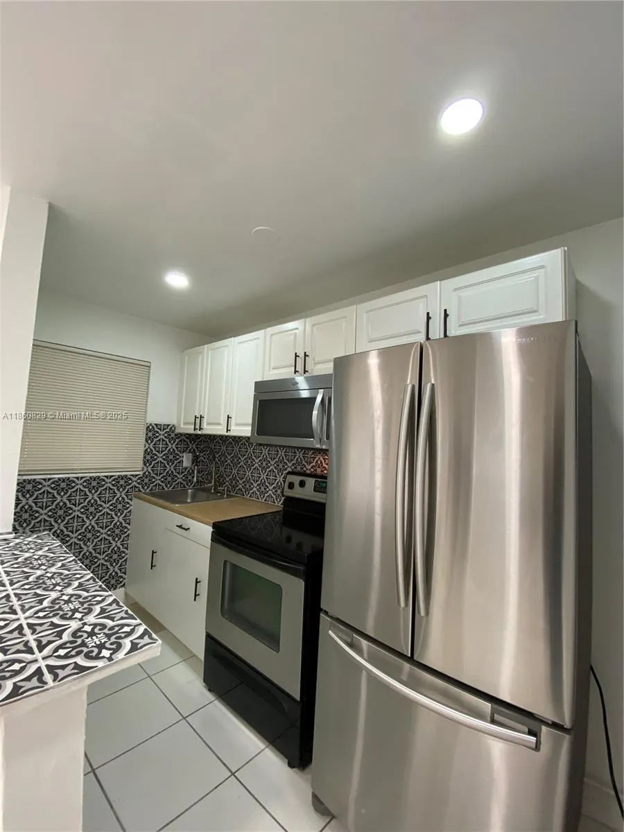 310 NE 82nd St, #8