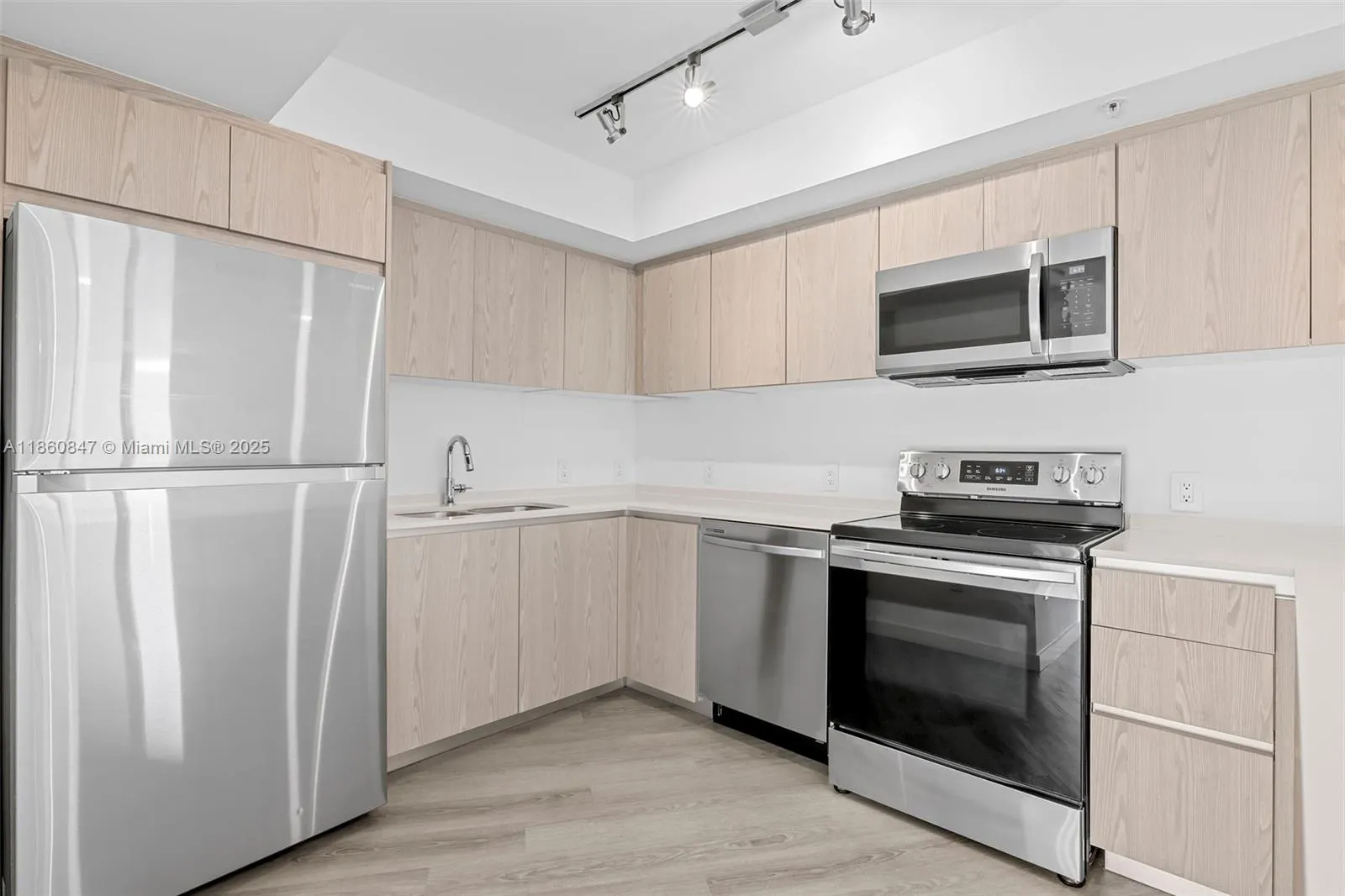 1500 Bay Rd, #C-0605