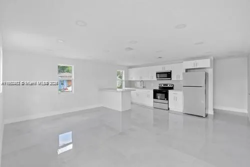 655 SW 5th St