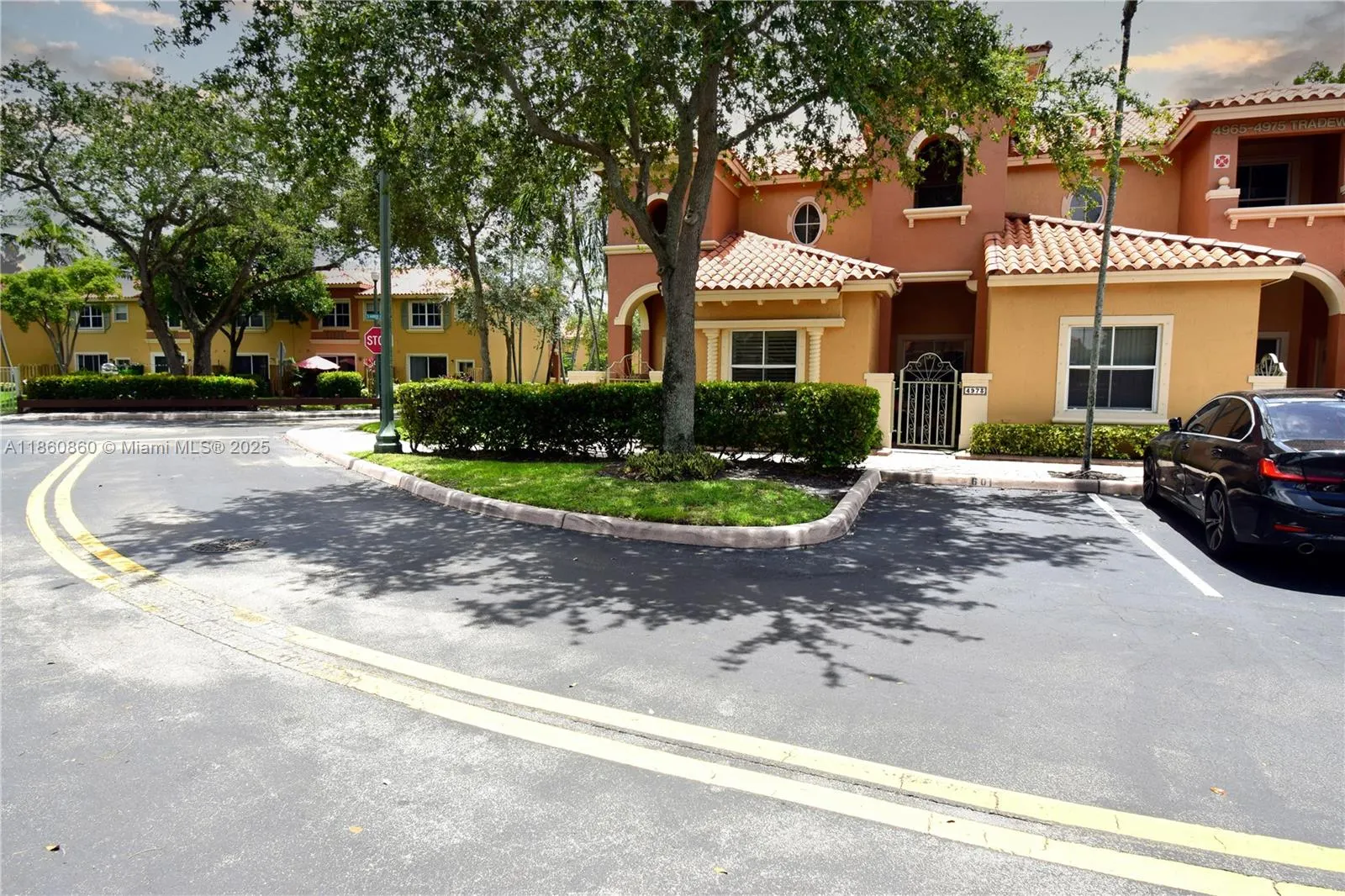 4975 N Tradewinds Ter, #601