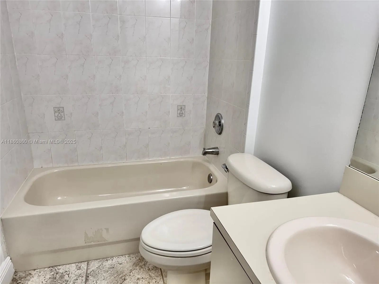 4975 N Tradewinds Ter, #601