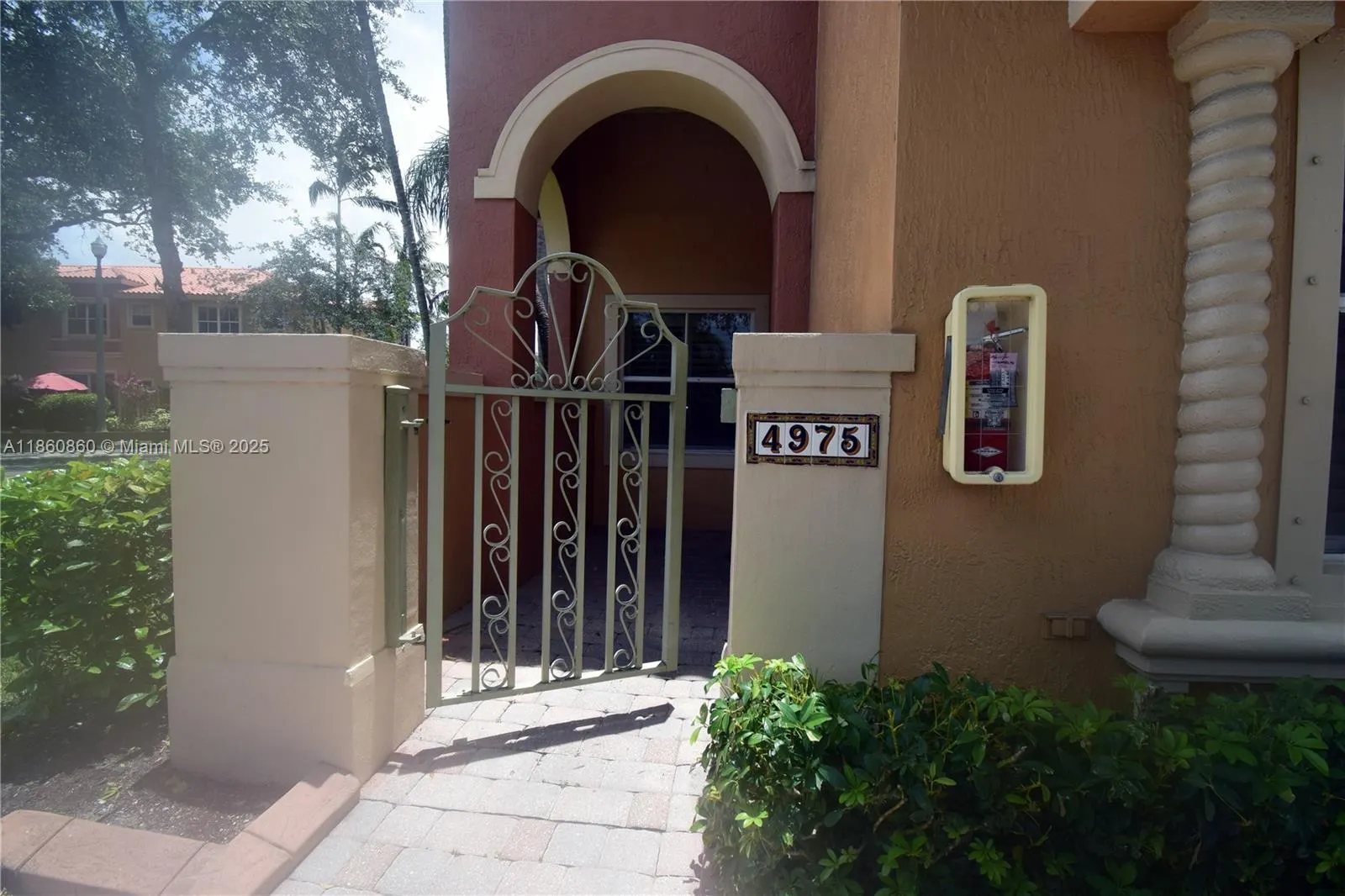 4975 N Tradewinds Ter, #601