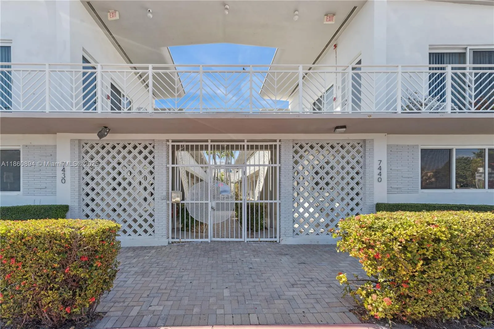 7440 Byron Ave, #1B