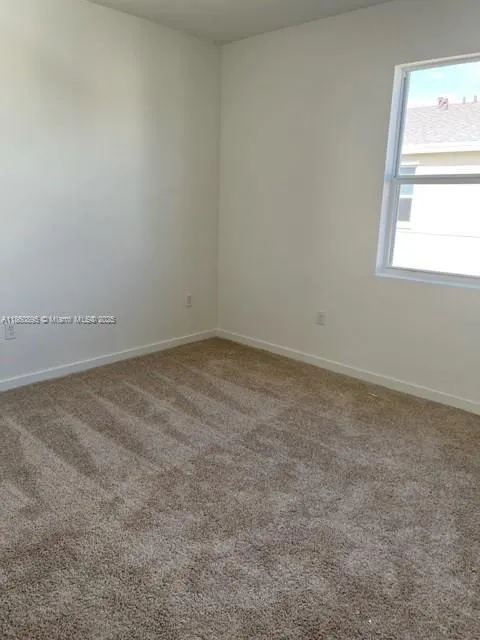 556 NE 4th St, #556