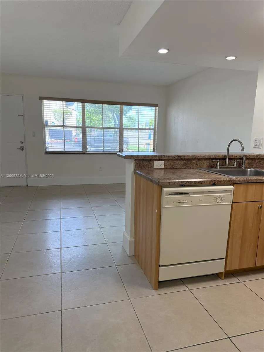 675 NW 85th Ct, #8-112