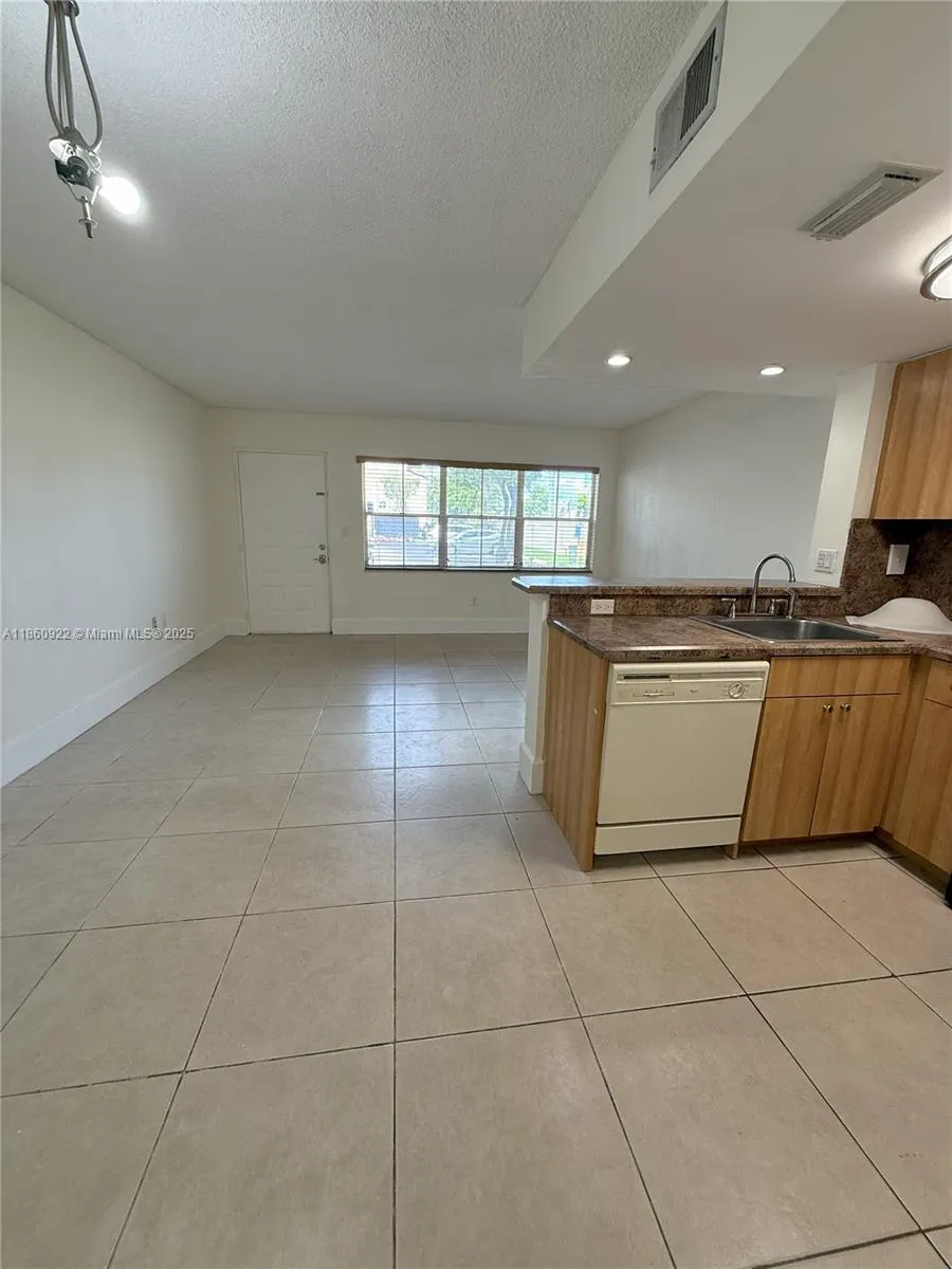 675 NW 85th Ct, #8-112