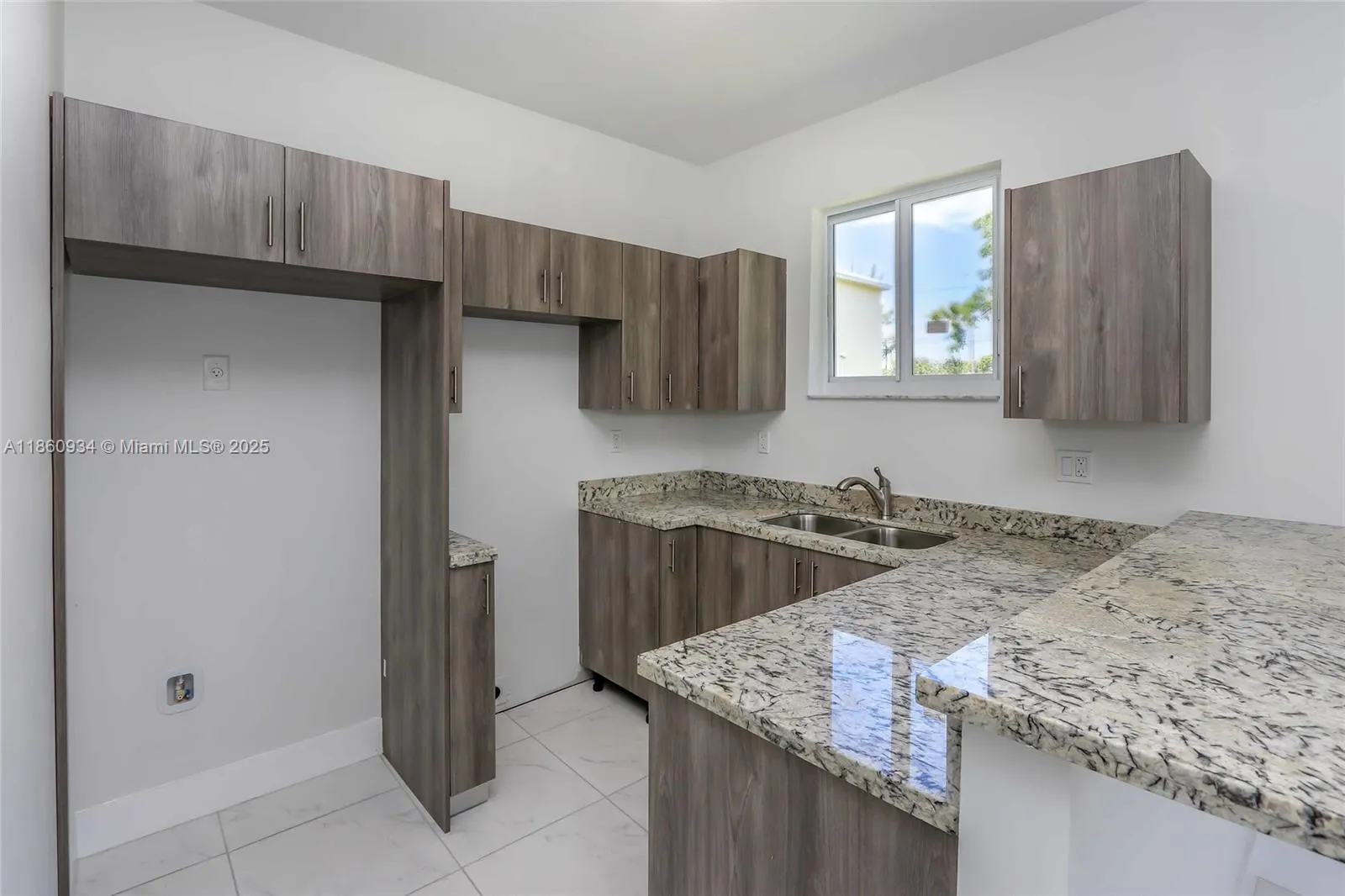 806 NW 5th Ave