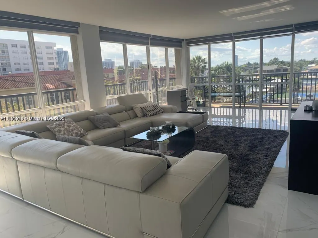 2049 S Ocean Dr, #401