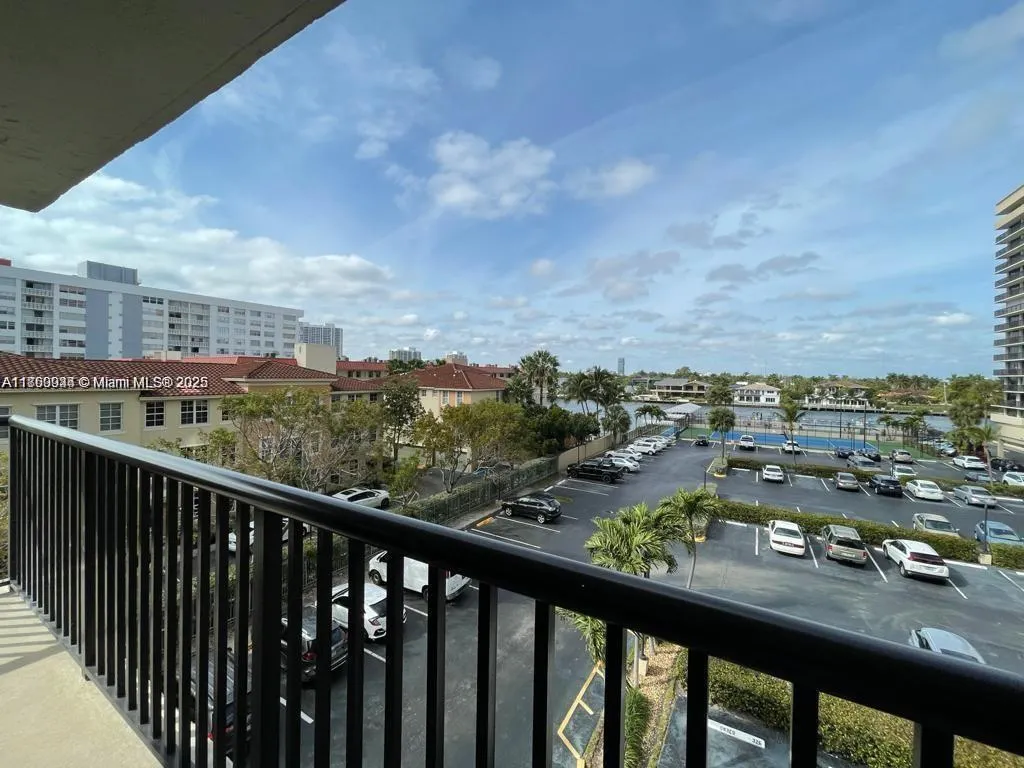 2049 S Ocean Dr, #401