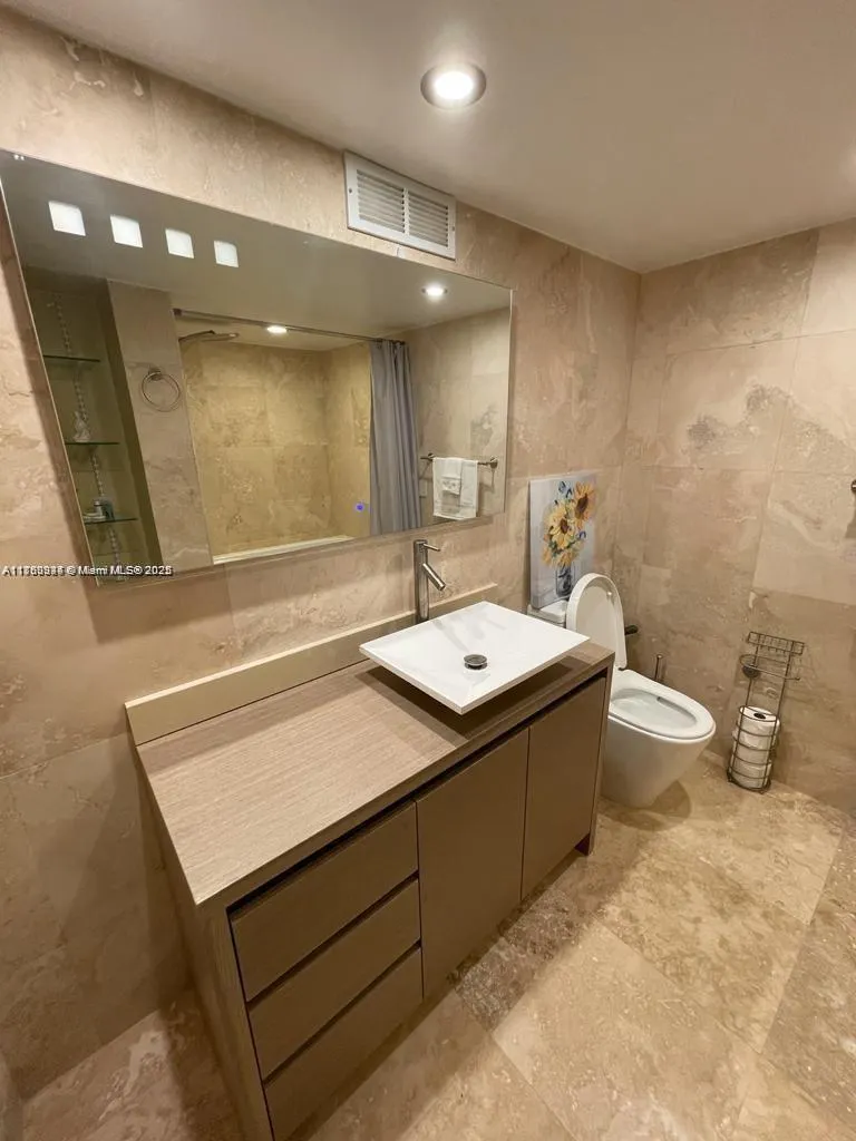 2049 S Ocean Dr, #401