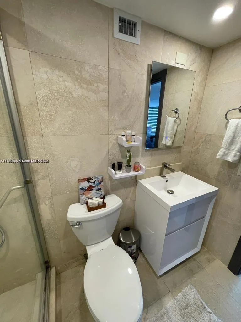 2049 S Ocean Dr, #401
