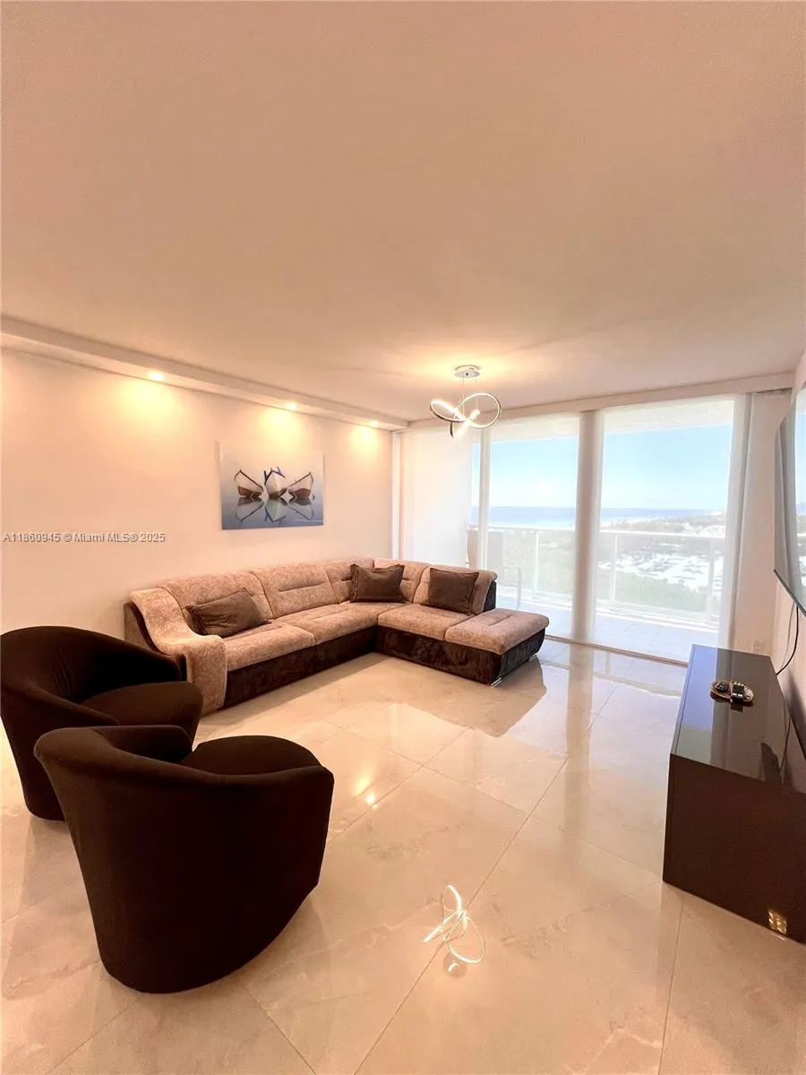 100 Bayview Dr, #1524