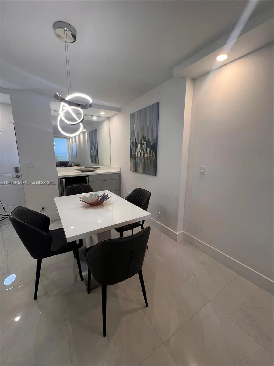 100 Bayview Dr, #1524
