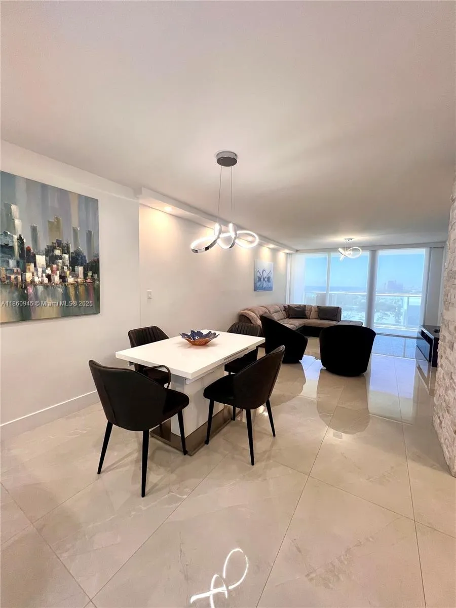 100 Bayview Dr, #1524