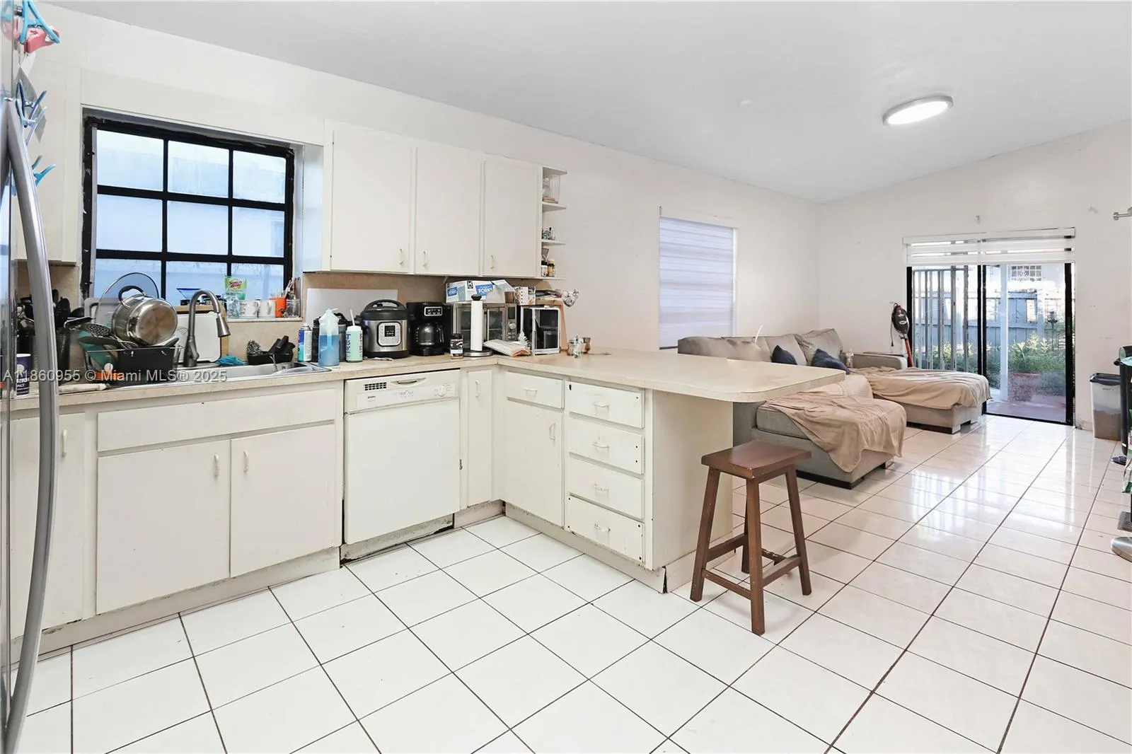 2534 W 72nd St