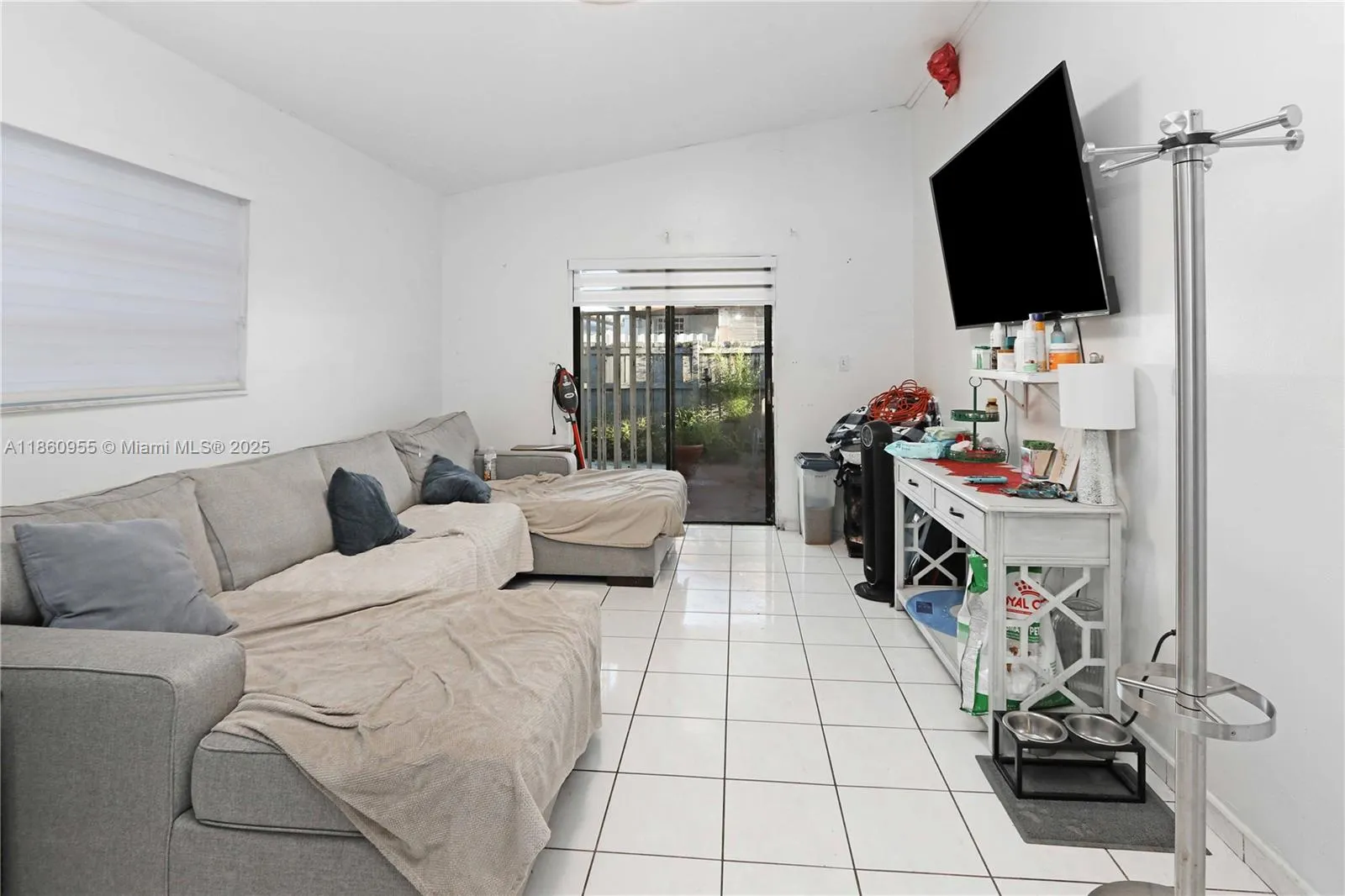 2534 W 72nd St