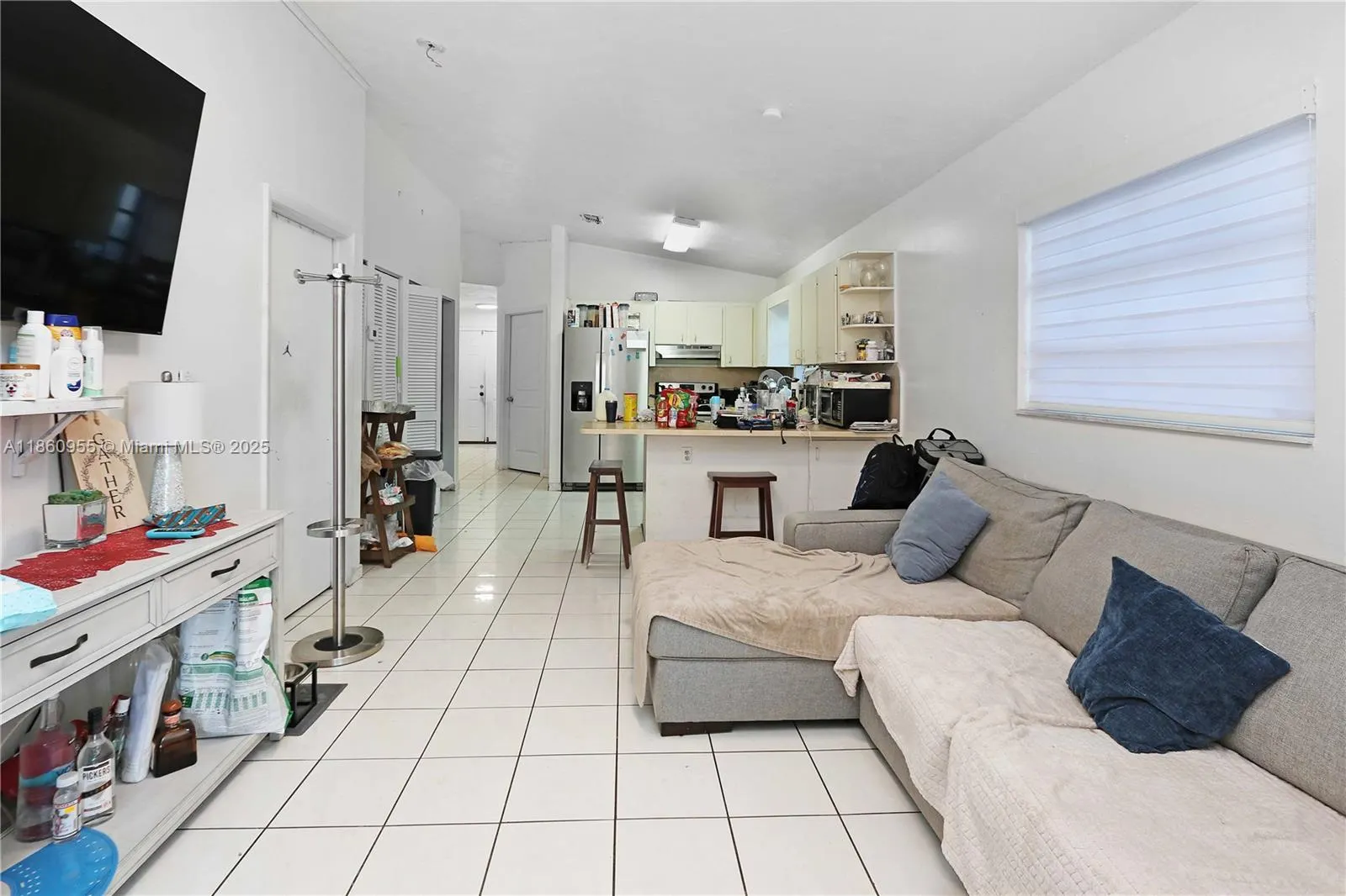 2534 W 72nd St