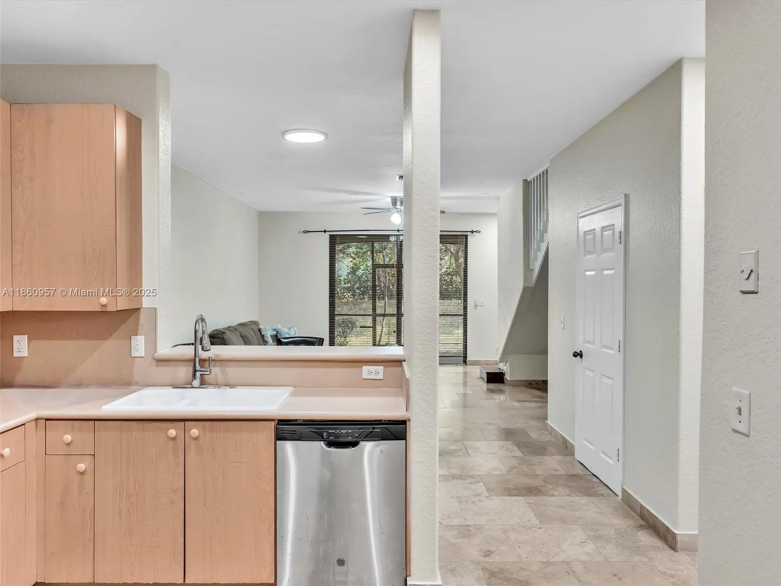 3853 Tree Top Dr