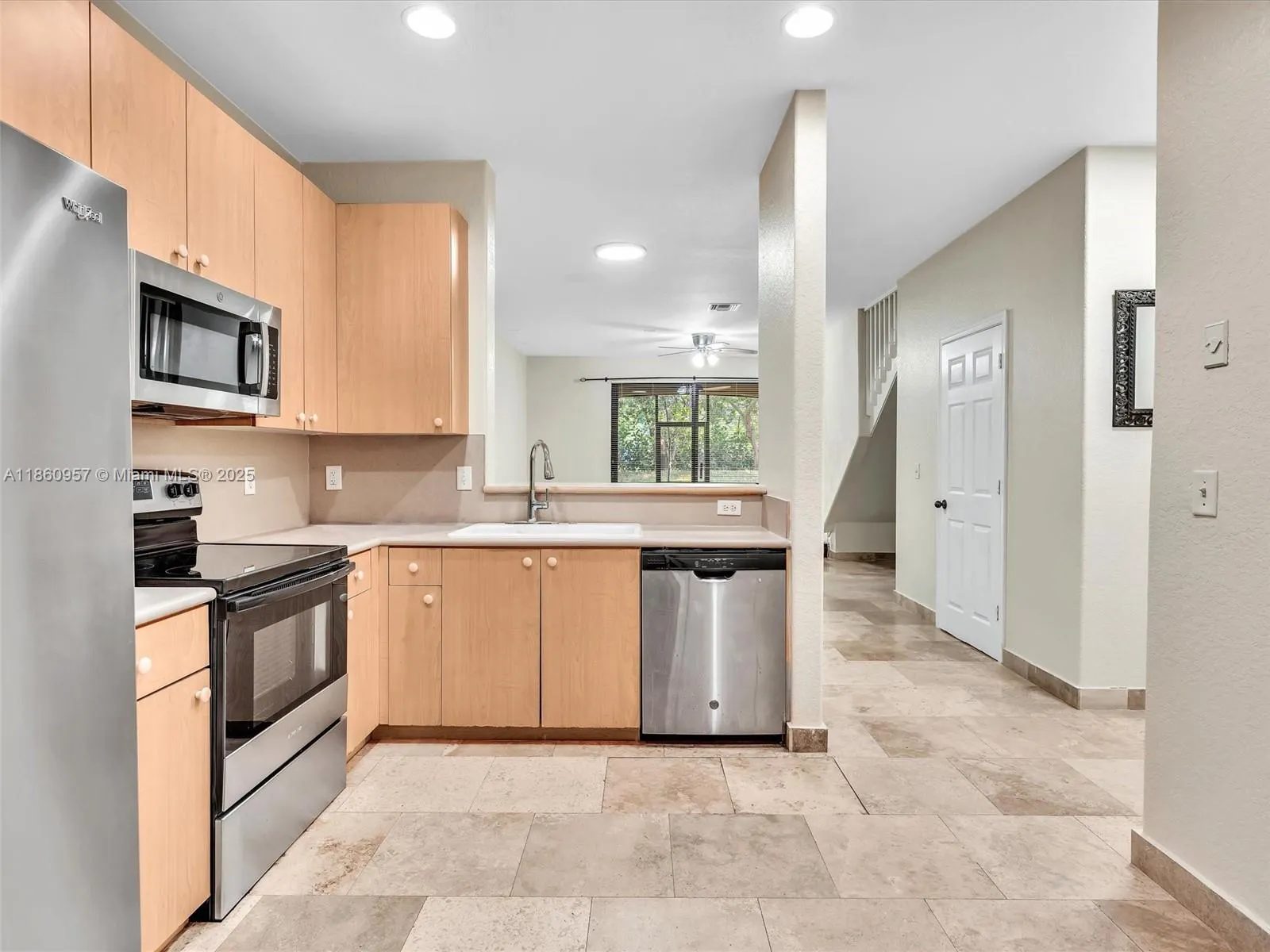 3853 Tree Top Dr