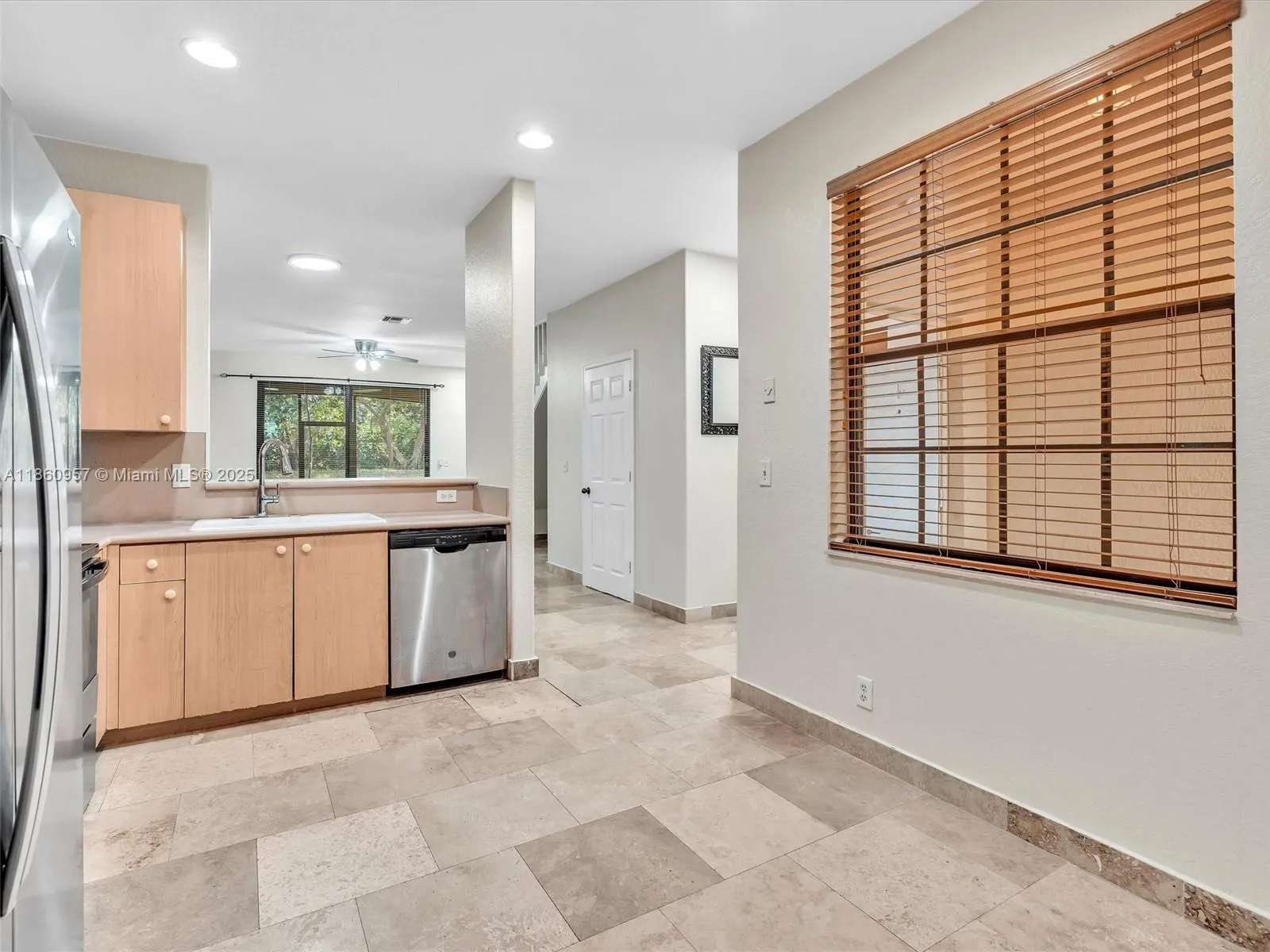 3853 Tree Top Dr