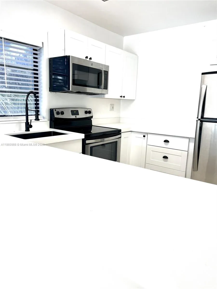 2200 E Hallandale Beach Blvd, #207