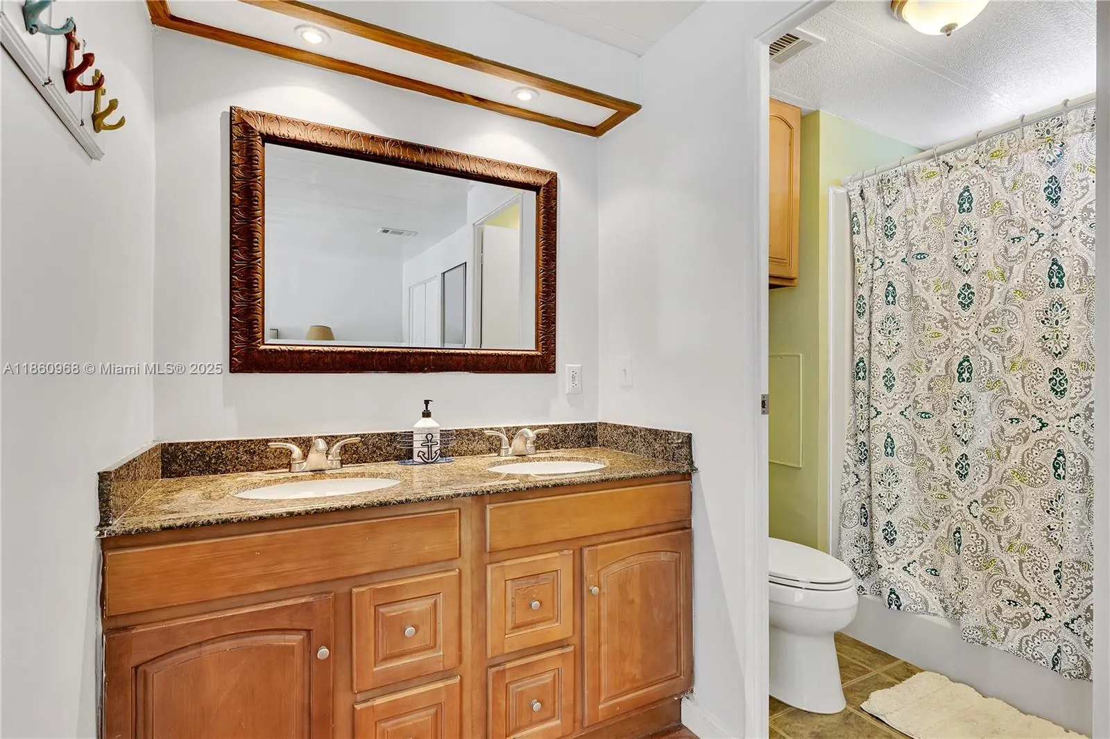 927 Tropical Ln, #0